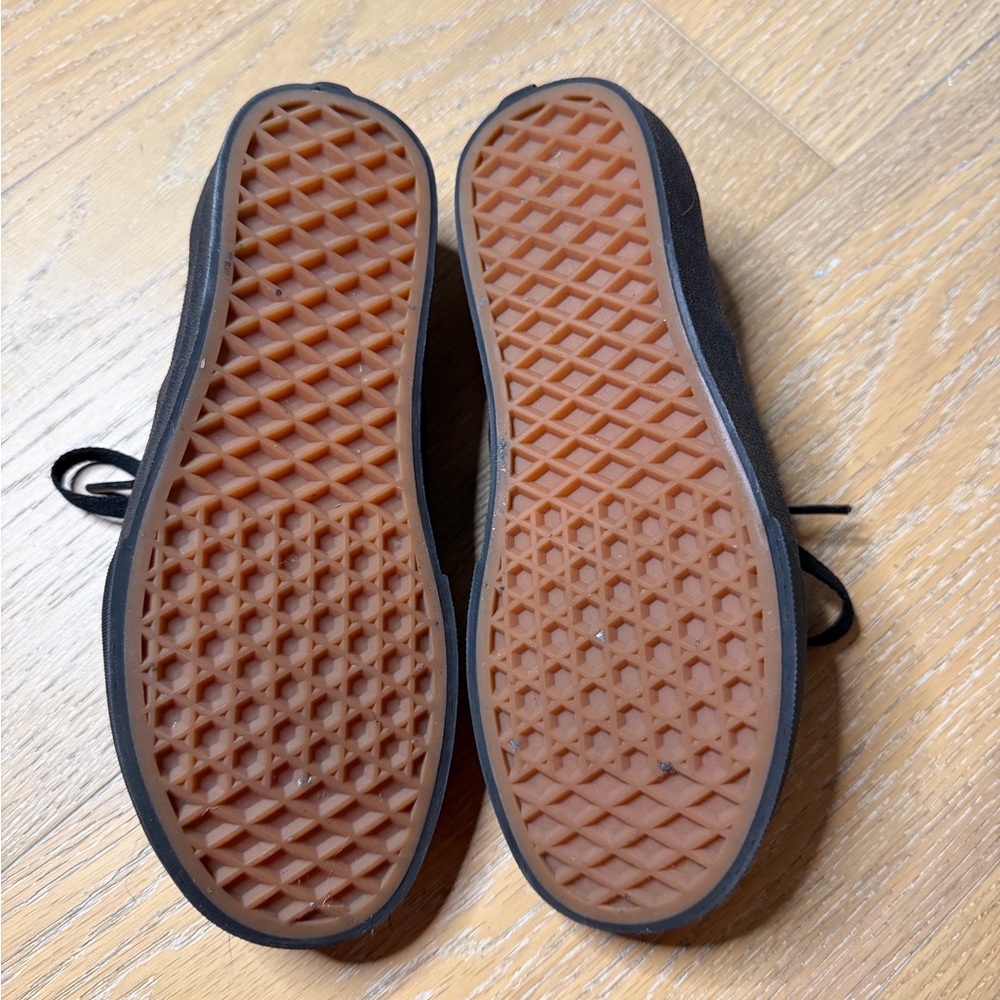 Vans Black Low-Top Canvas Sneakers - Picture 4 of 4